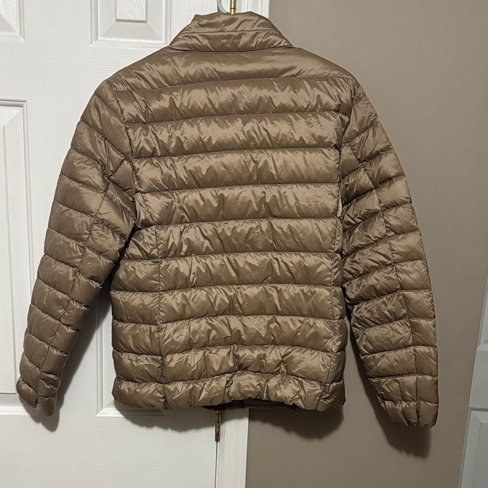 Wantdo Women's Packable Ultra Light Weight Short Down Jacket size Medium NWT - Picture 6 of 7